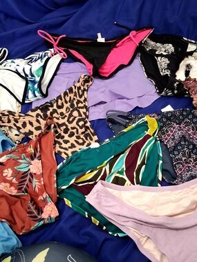 ASSORTMENT Bikini Bottoms Size Large 13 Pieces Mix Brands